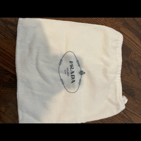 Prada girls white leather sneakers size 29 - Picture 3 of 8